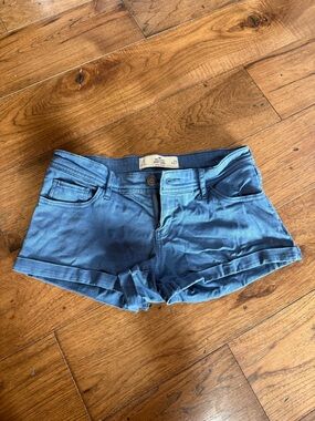 Hollister Blue Women's Denim Rolled-Hem Shorts